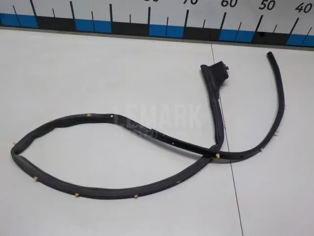 Уплотнитель двери для  Chery Amulet (A15) 2006-2012