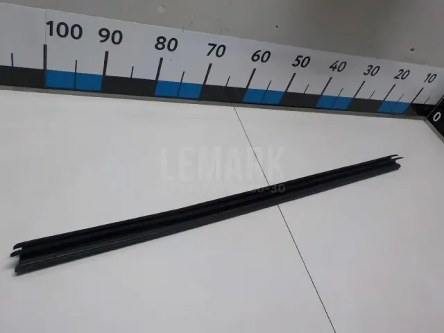 Уплотнитель двери для  BAIC X55 2022