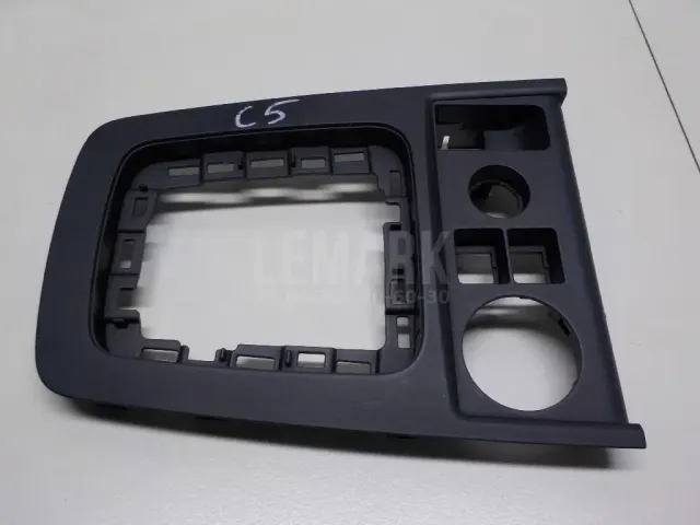 Накладка (кузов внутри) для  Ford Mondeo III 2000-2007