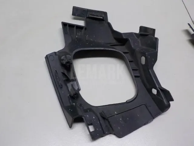 Кронштейн заднего бампера для  Ford C-MAX 2003-2010