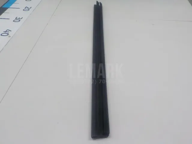 Накладка стекла заднего правого для  GM Pontiac Grand AM 1992-1998