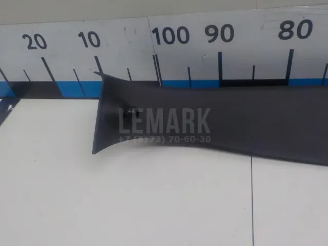 Обшивка двери багажника