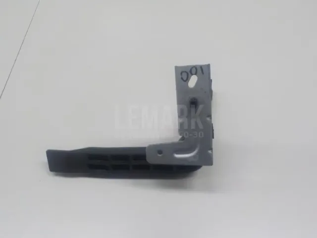 Крючок капота для  BMW 1-serie F40 2019-2024