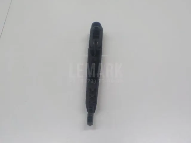 Поводок стеклоочистителя заднего