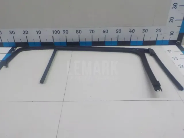 Уплотнитель стекла двери для  Chery M12 2010-2015