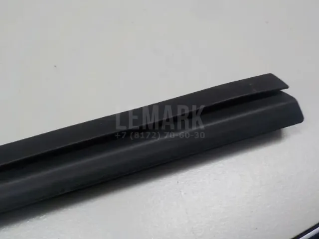 Накладка стекла заднего левого для  BMW 3-serie F30/F31/F80 2011-2020