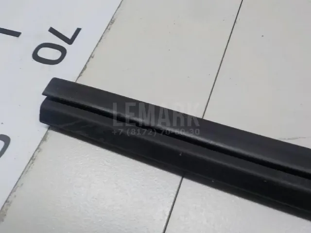 Накладка стекла заднего левого для  BMW 3-serie F30/F31/F80 2011-2020