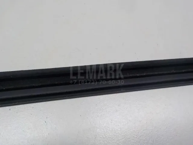 Накладка стекла заднего левого для  BMW 3-serie F30/F31/F80 2011-2020