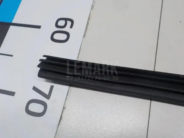 Накладка стекла заднего левого для  BMW 3-serie F30/F31/F80 2011-2020