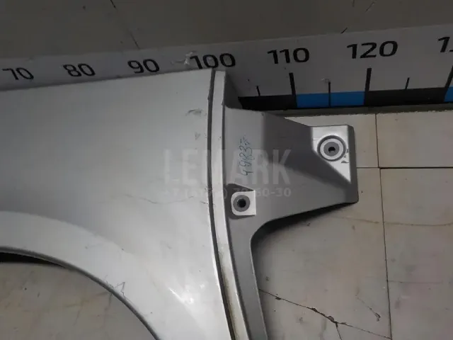 Крыло заднее правое для  Cadillac Escalade II 2000-2006