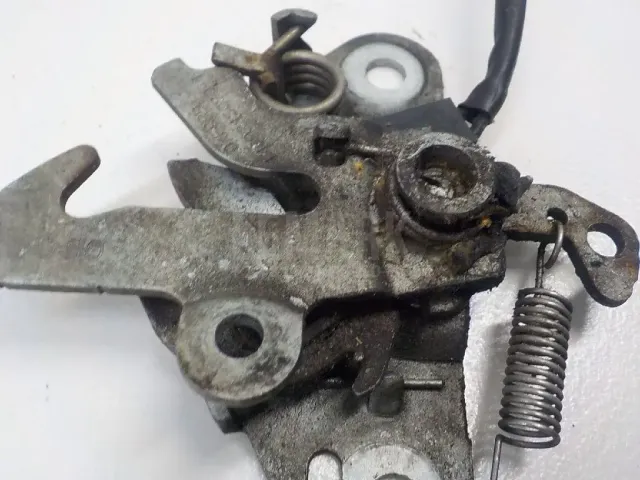 Замок капота для  Chrysler