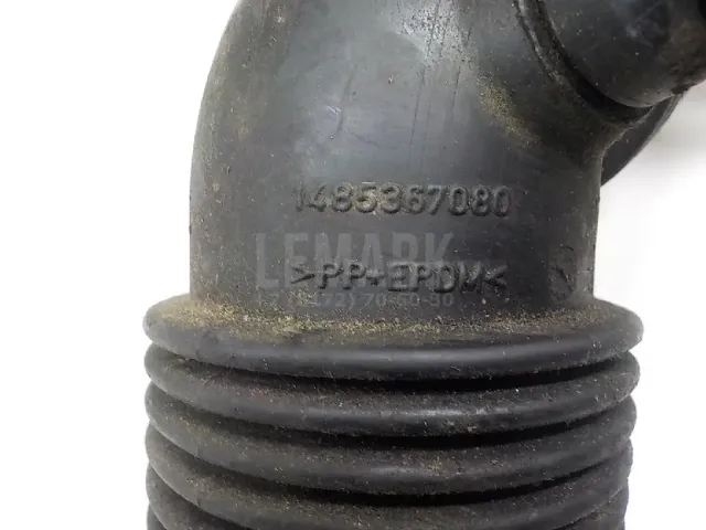 Патрубок воздушного фильтра