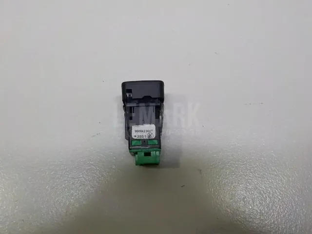 Кнопка антипробуксовочной системы для  BMW 5-serie F10/F11 2009-2016