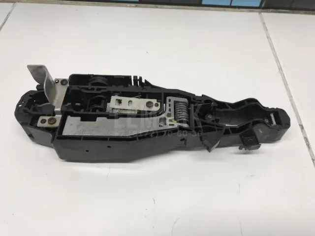 Кронштейн ручки для  Ford Fusion 2002-2012