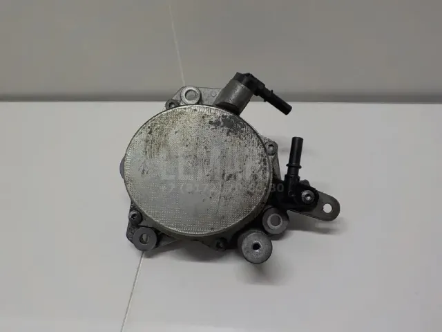 Насос вакуумный для  BMW X5 F15/F85 2013-2018