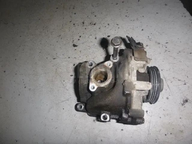Насос водяной (помпа) для  Ford Ranger 2006-2012