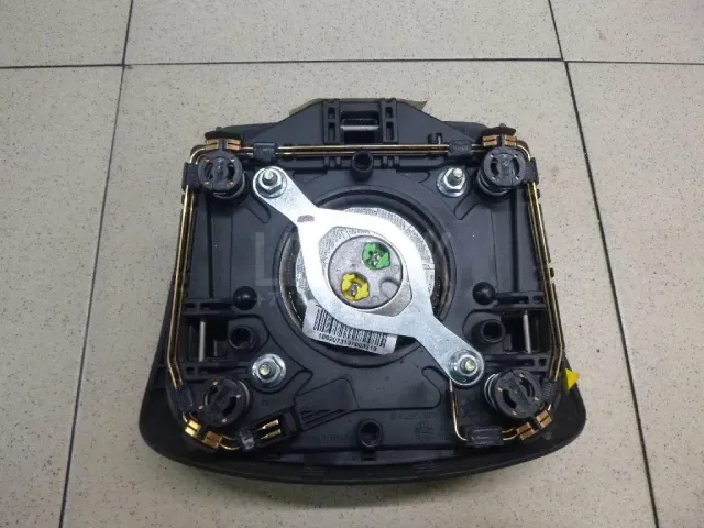 Подушка безопасности в рулевое колесо для  GM Pontiac Vibe 2002-2007
