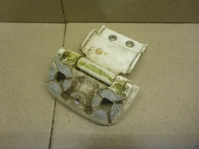 Петля двери задней левой верхняя для  Ford Mondeo III 2000-2007
