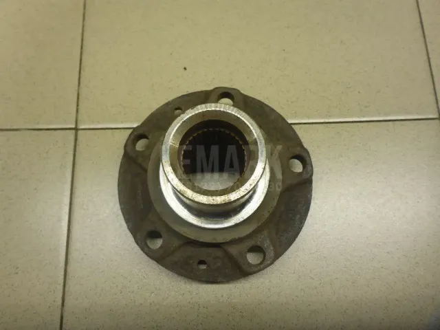 Ступица передняя для  GM
