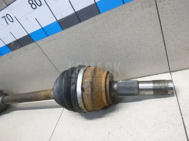 Полуось передняя левая