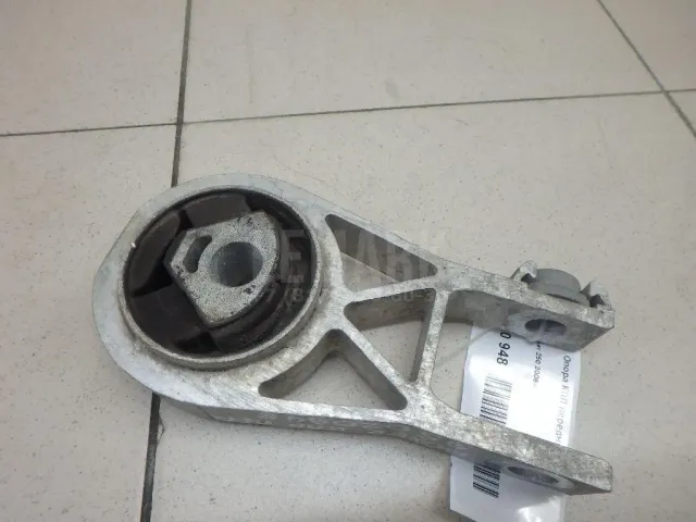 Опора КПП задняя для  BMW 7-serie E65/E66 2001-2008