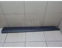 Накладка двери передней левой