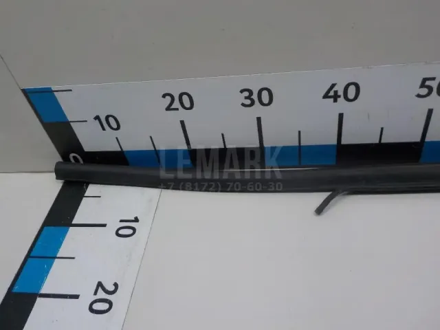 Уплотнитель капота