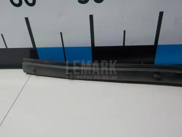 Уплотнитель капота для  Genesis GV70 2020