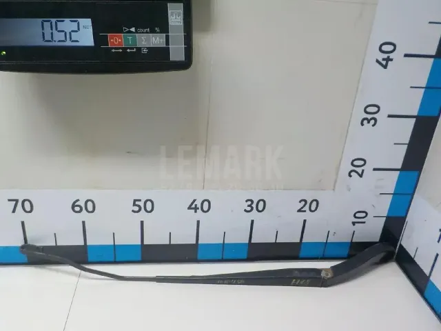 Поводок стеклоочистителя передний левый