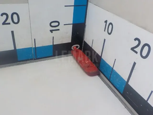 Отражатель в бампер задний правый