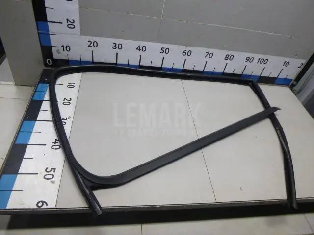 Уплотнитель стекла двери для  Geely Emgrand X7 (NL-1) 2011-2018