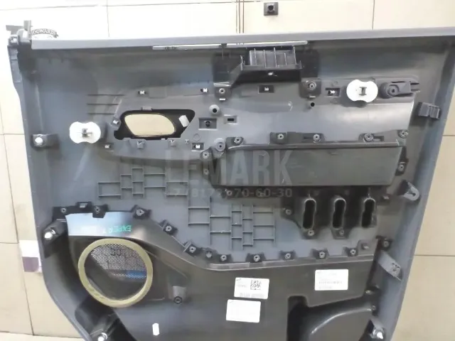 Обшивка двери передней левой для  Audi A8 [4D] 1994-1998