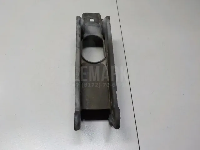Кронштейн задней балки