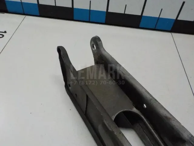 Кронштейн задней балки