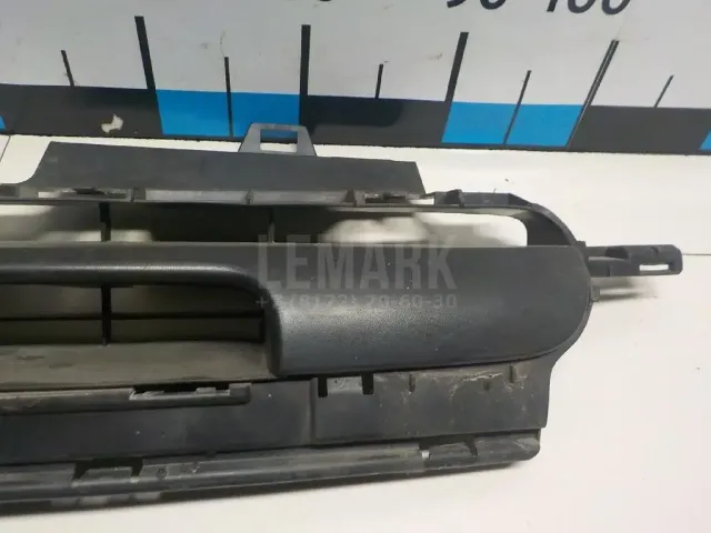 Решетка в бампер центральная для  Citroen Xsara Picasso 1999-2010