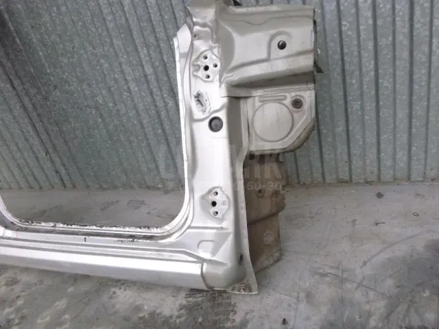 Порог со стойкой правый для  Ford Focus I 1998-2005