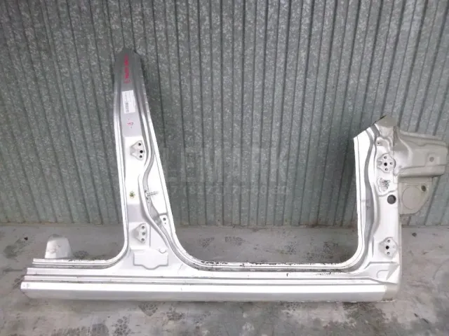 Порог со стойкой правый для  Ford Focus I 1998-2005