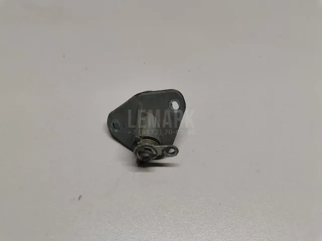 Вставка замка багажника