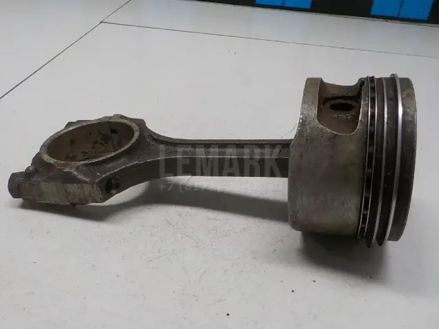 Поршень с шатуном