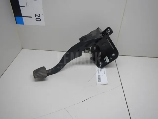 Педаль сцепления для  Audi 80/90 [B3] 1986-1991