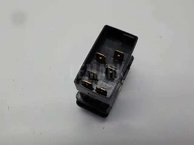 Кнопка противотуманки для  Daihatsu Trevis 2006-2011