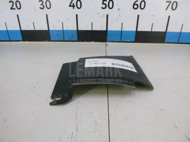 Накладка лобового стекла левая