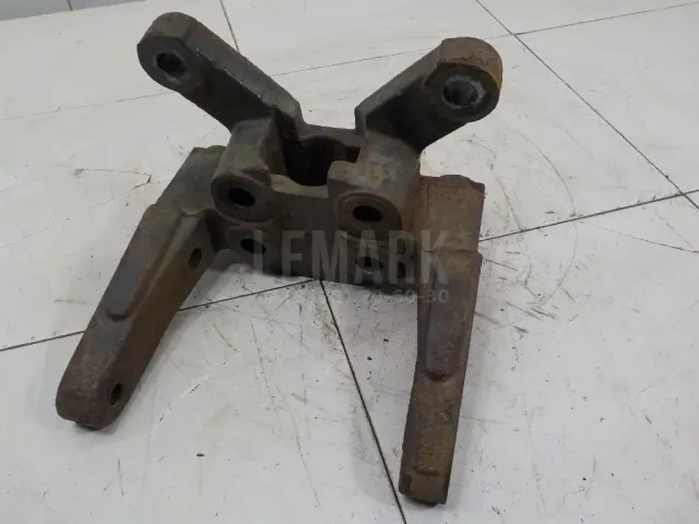 Кронштейн переднего бампера для  BMW X1 E84 2009-2015