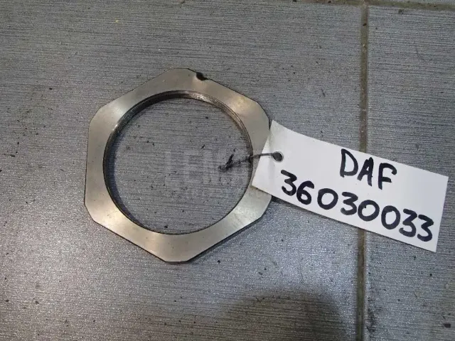 Гайка задней ступицы