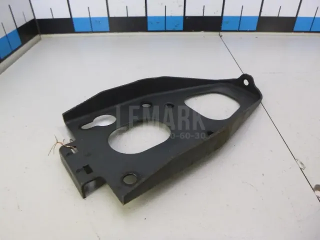 Кронштейн усилителя переднего бампера правый для  Ford Ranger 2006-2012