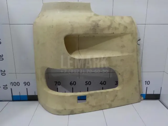 Рамка фары правой