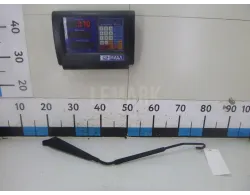 Поводок стеклоочистителя переднего