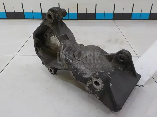 Кронштейн генератора для  BMW 5-serie E60/E61 2003-2009