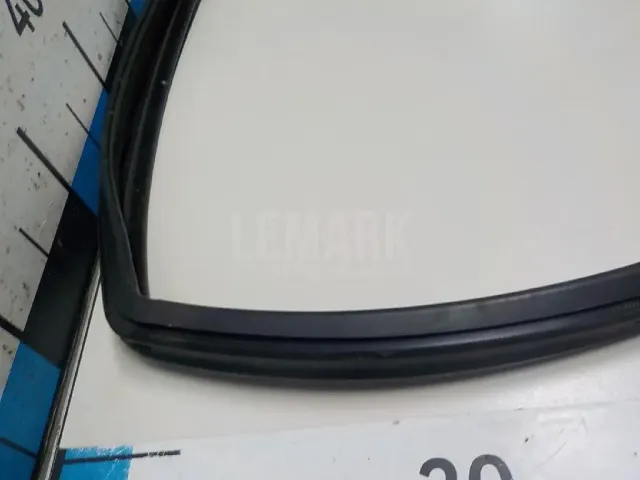 Уплотнитель стекла двери для  BMW X3 F25 2010-2017