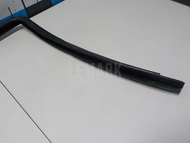 Уплотнитель стекла двери для  BMW X3 F25 2010-2017